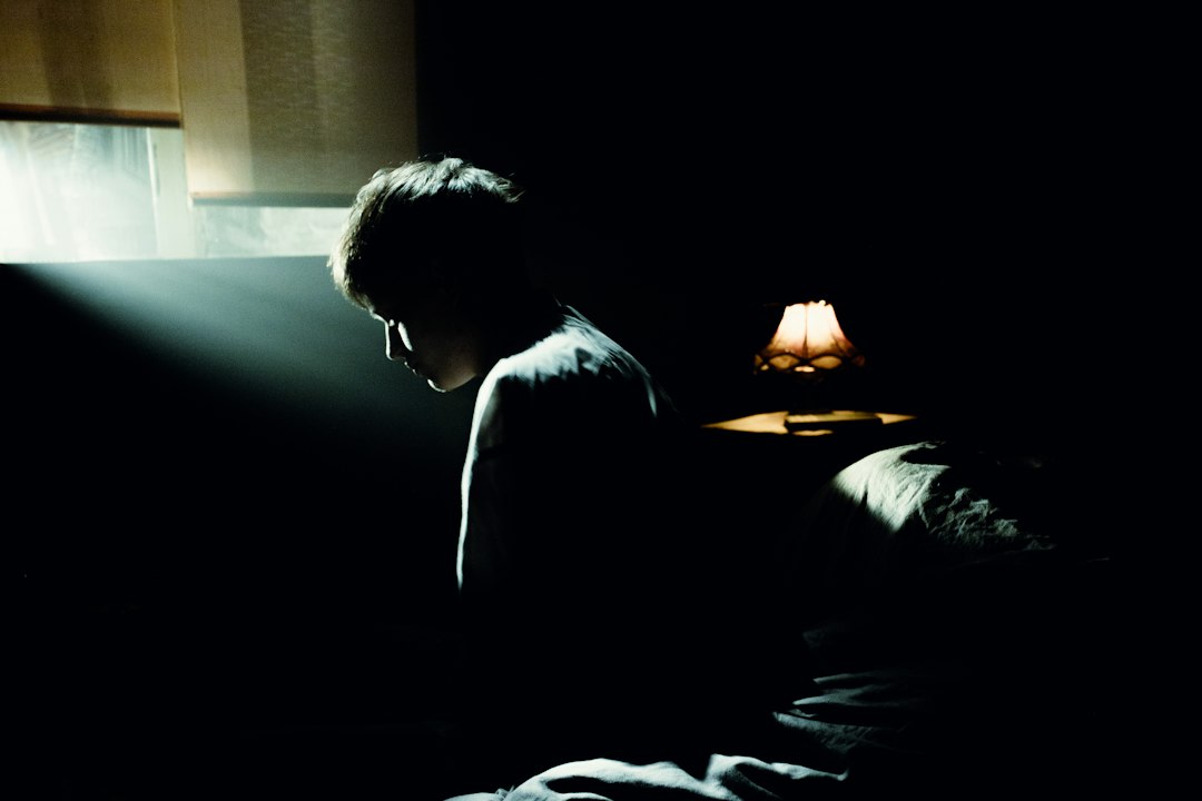 You are currently viewing Waking Up to Pee at Night: What Your Pattern May Be Telling You