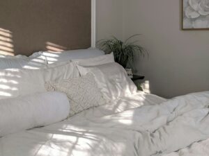 Read more about the article Mouth Taping for Sleep: Helpful Hack or Risky Shortcut?