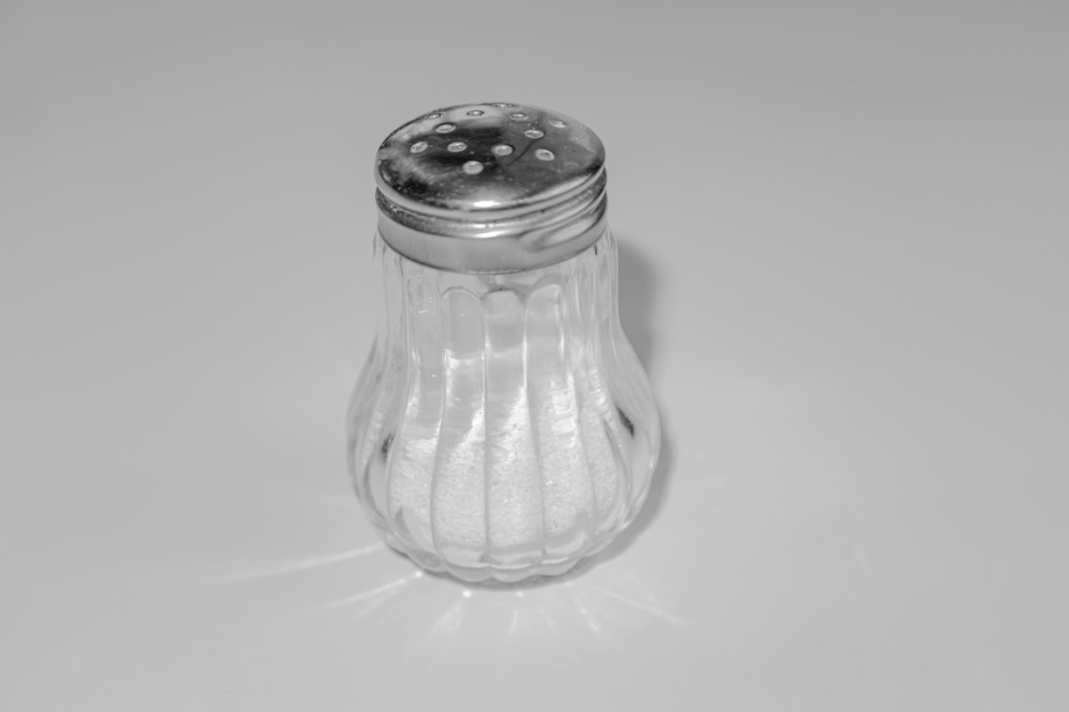 You are currently viewing Are Salt Substitutes Safe? What to Check Before You Switch